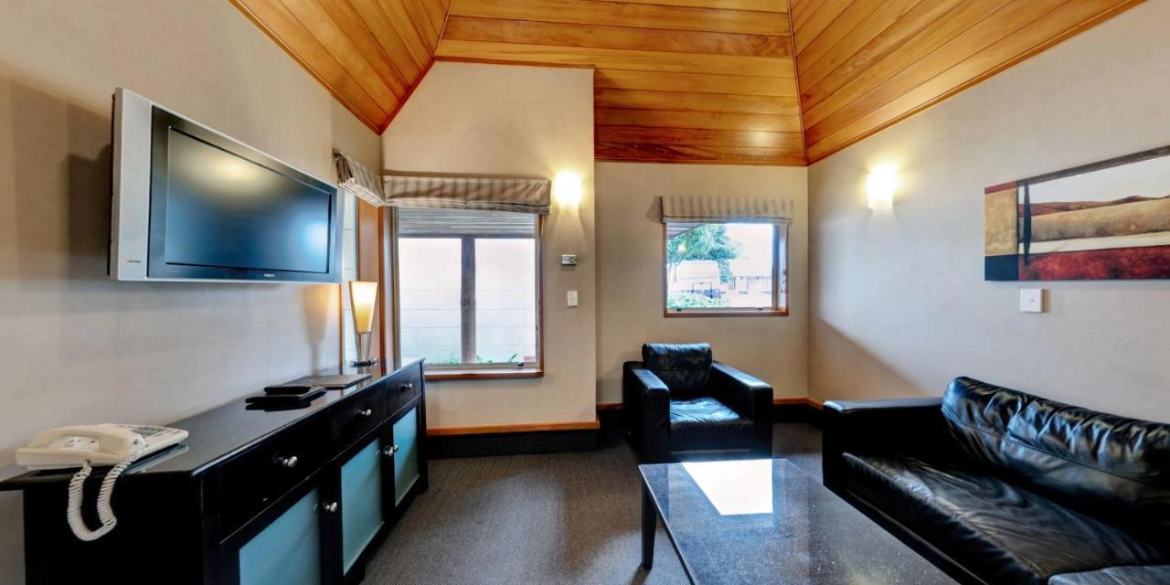 Distinction Te Anau Hotel & Villas Zewnętrze zdjęcie