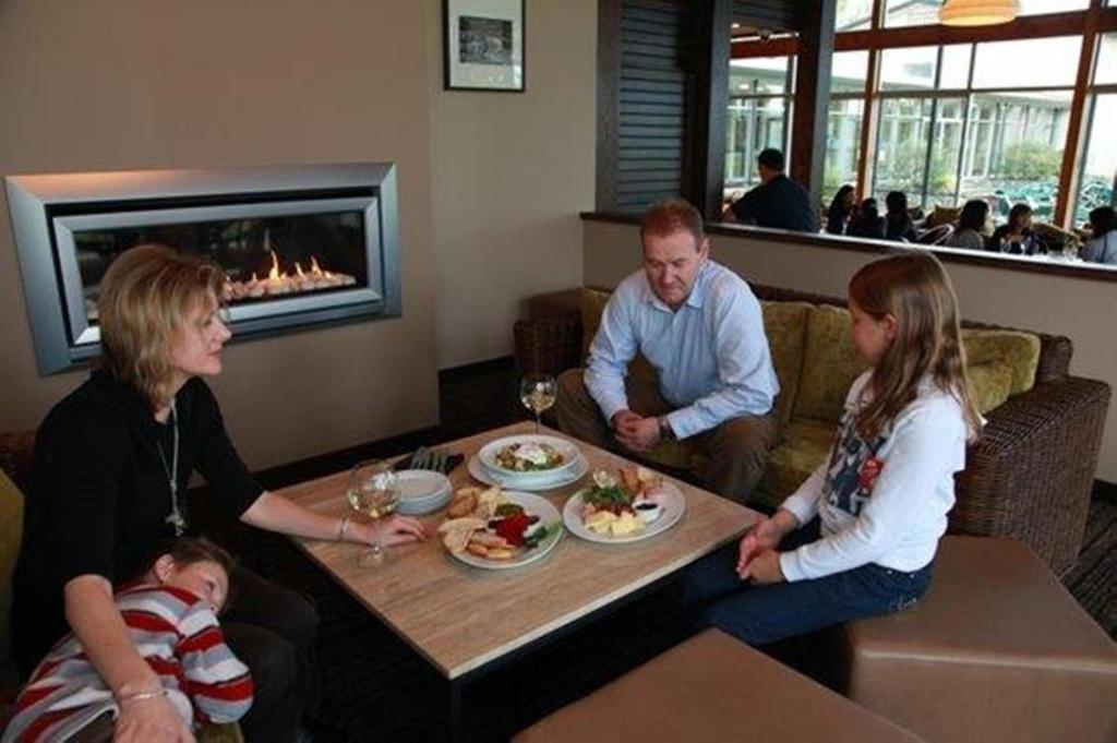 Distinction Te Anau Hotel & Villas Zewnętrze zdjęcie